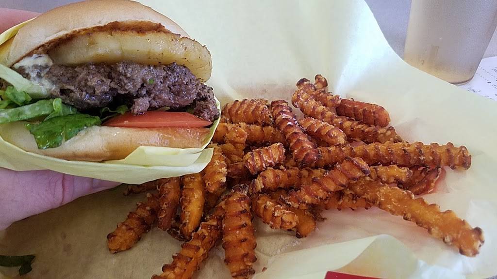 Hideout Burgers | restaurant | 2751 E Broad St #123, Mansfield, TX 76063, USA | 8174535959 OR +1 817-453-5959