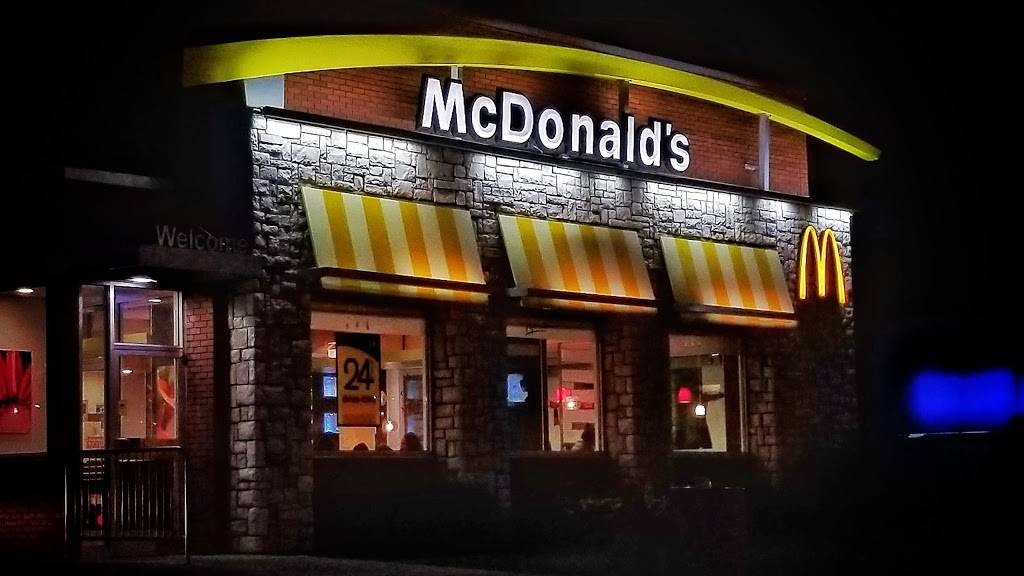 McDonalds | cafe | 3600 N University St, Peoria, IL 61604, USA | 3096859397 OR +1 309-685-9397