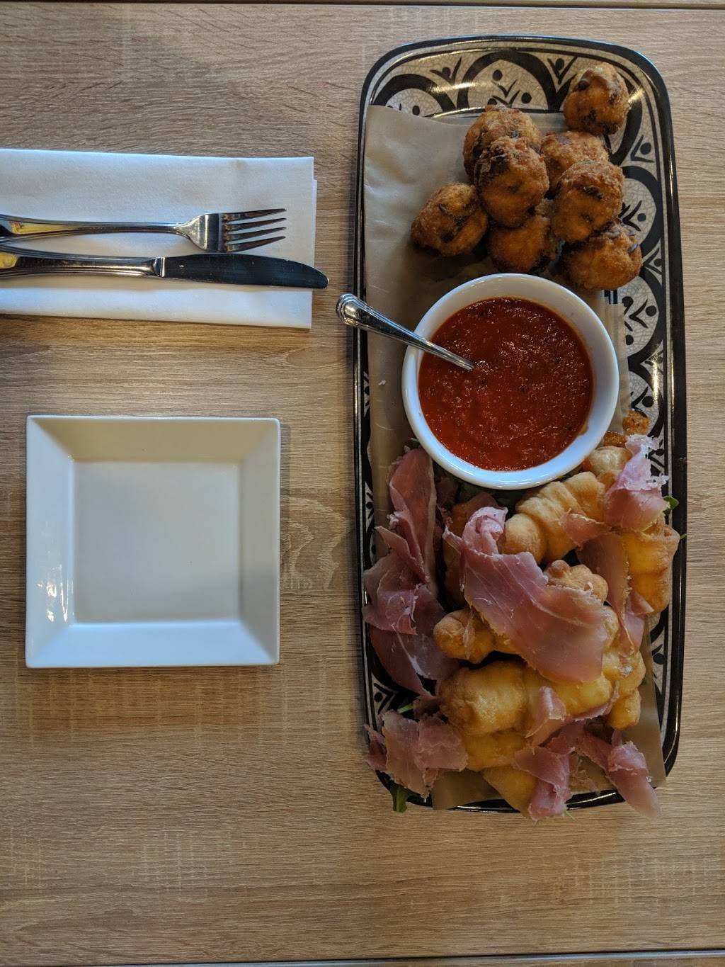 Cucina Guzzo | restaurant | 1 Nickel Gate, Woodbridge, ON L4L 6J2, Canada | 9056057600 OR +1 905-605-7600