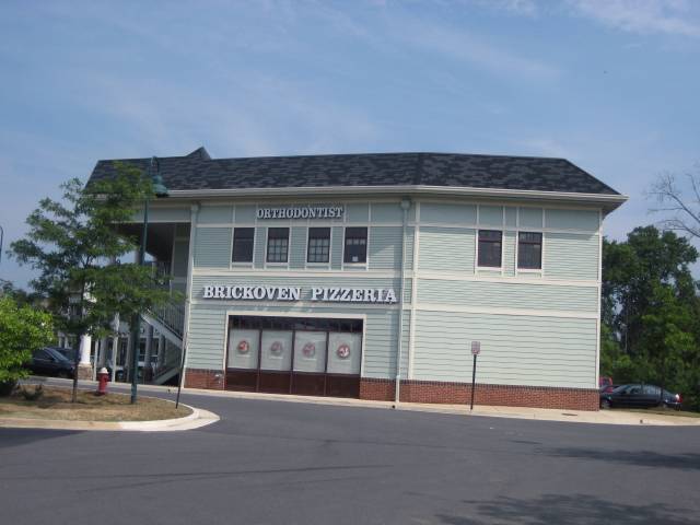 Broadlands Brickoven Pizzeria | restaurant | 42882 Truro Parish Dr #110, Ashburn, VA 20148, USA | 7038589199 OR +1 703-858-9199