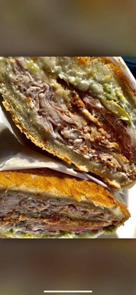 Friscos Family Deli | restaurant | 28 Leland Ave, San Francisco, CA 94134, USA | 4153477077 OR +1 415-347-7077