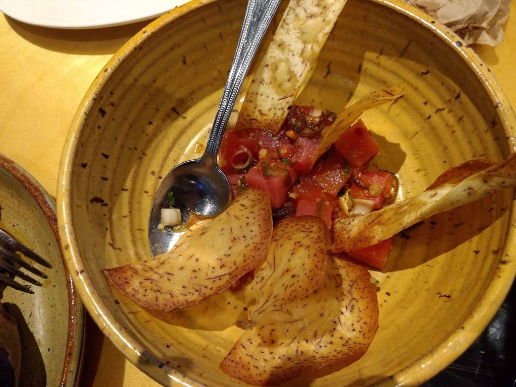 Smokin Fire Fish | restaurant | 3258 NE Broadway St, Portland, OR 97232, USA | 5032658200 OR +1 503-265-8200