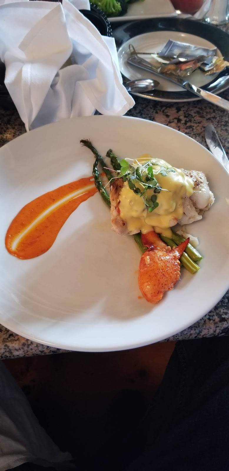 Dolphin Striker | restaurant | 15 Bow St, Portsmouth, NH 03801, USA | 6034315222 OR +1 603-431-5222