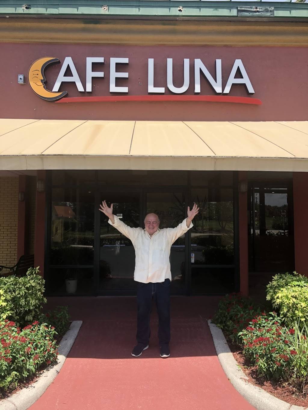 cafe luna ramada | restaurant | 1100 Tamiami Trail N, Naples, FL 34102, USA | 2392345323 OR +1 239-234-5323