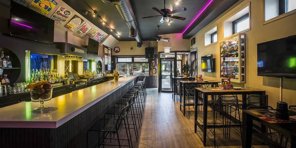 Mr. Browns Lounge | restaurant | 2301 W Chicago Ave, Chicago, IL 60622, USA | 7732784445 OR +1 773-278-4445