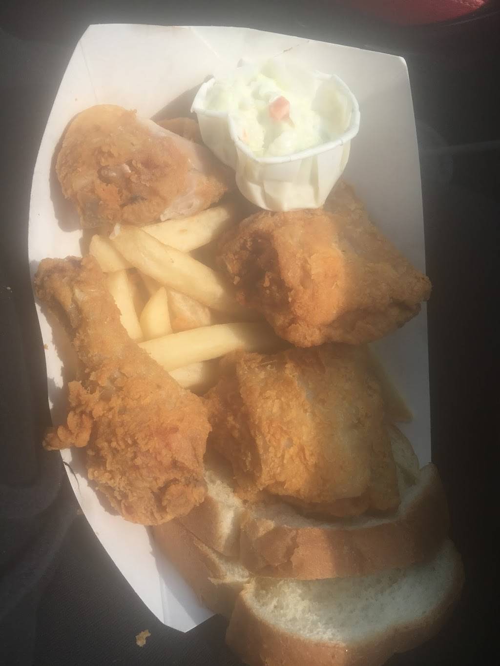 Harolds Chicken Shack | restaurant | 3577 E New York St #103, Aurora, IL 60504, USA | 6304998393 OR +1 630-499-8393