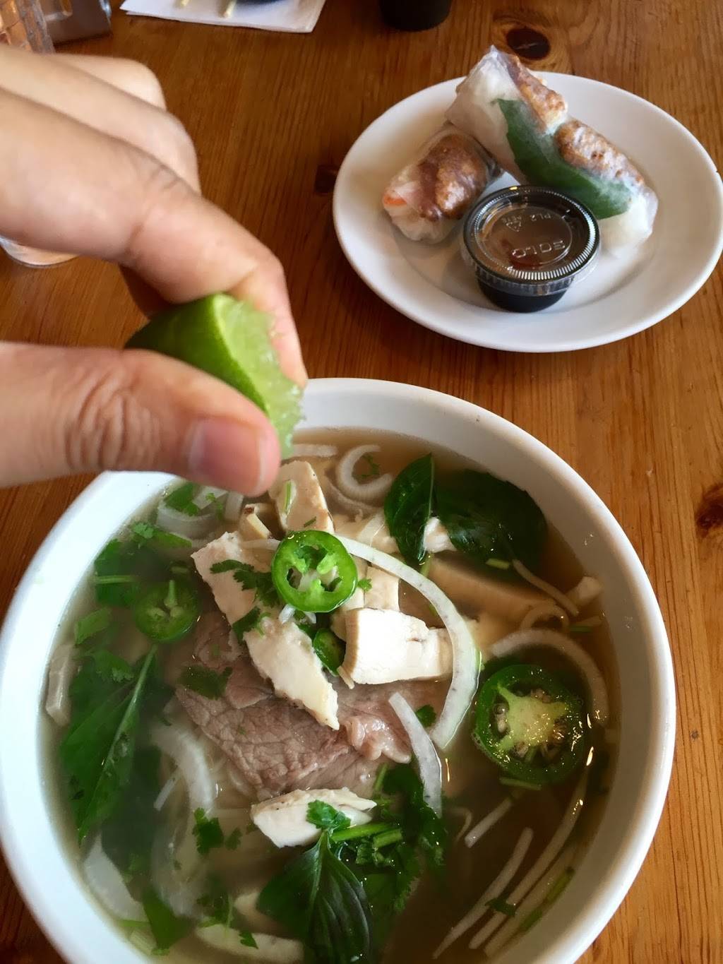 Mama Pho (on Grand St.) | meal takeaway | 580 Grand St, Brooklyn, NY 11211, USA | 7185995015 OR +1 718-599-5015
