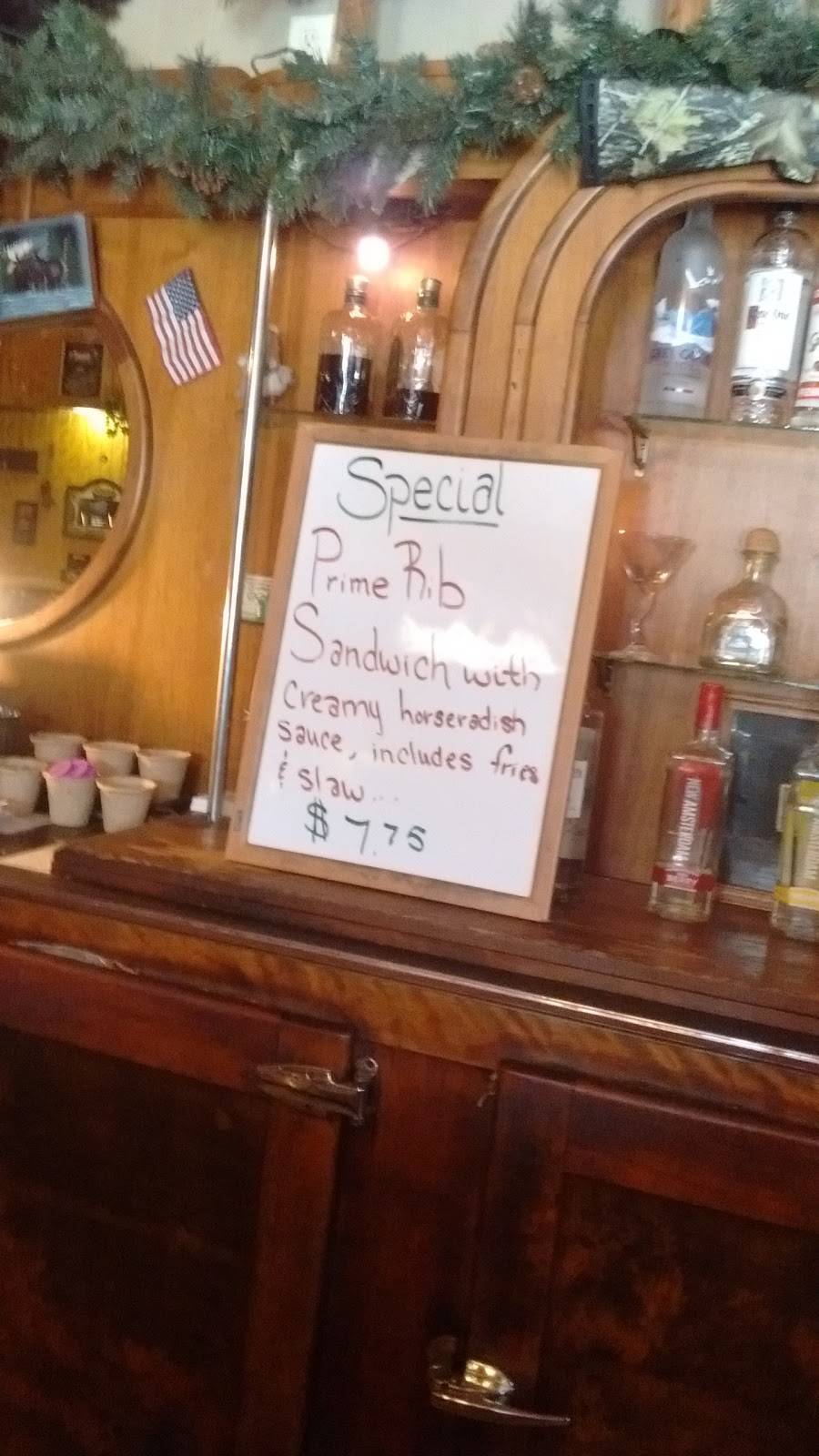 Woods Bar & Grill | restaurant | 320 S Oak St, Lone Rock, WI 53556, USA | 6085832625 OR +1 608-583-2625