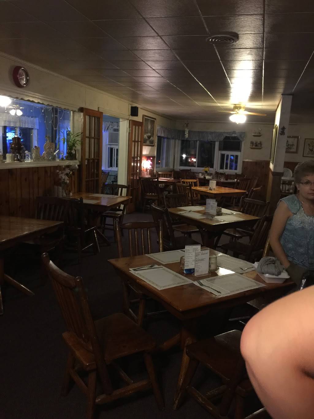 Yee Olde Hickory House | restaurant | 3543 Watkins Rd, Horseheads, NY 14845, USA | 6077392405 OR +1 607-739-2405