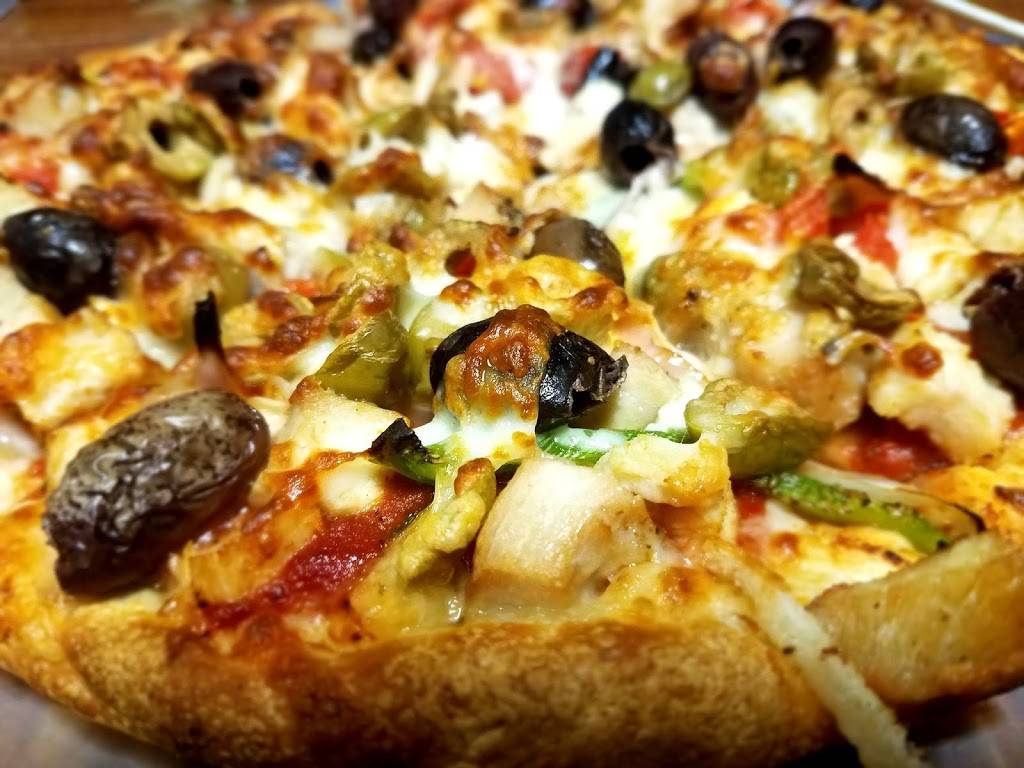 Niks Pizza & Restaurant | restaurant | 406 S Church St, Kenly, NC 27542, USA | 9192844255 OR +1 919-284-4255