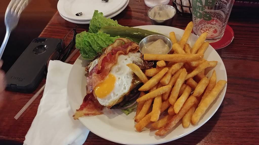 Finnegans Wake Bar and Restaurant | restaurant | 685 Main St, Walpole, MA 02081, USA | 5086681189 OR +1 508-668-1189