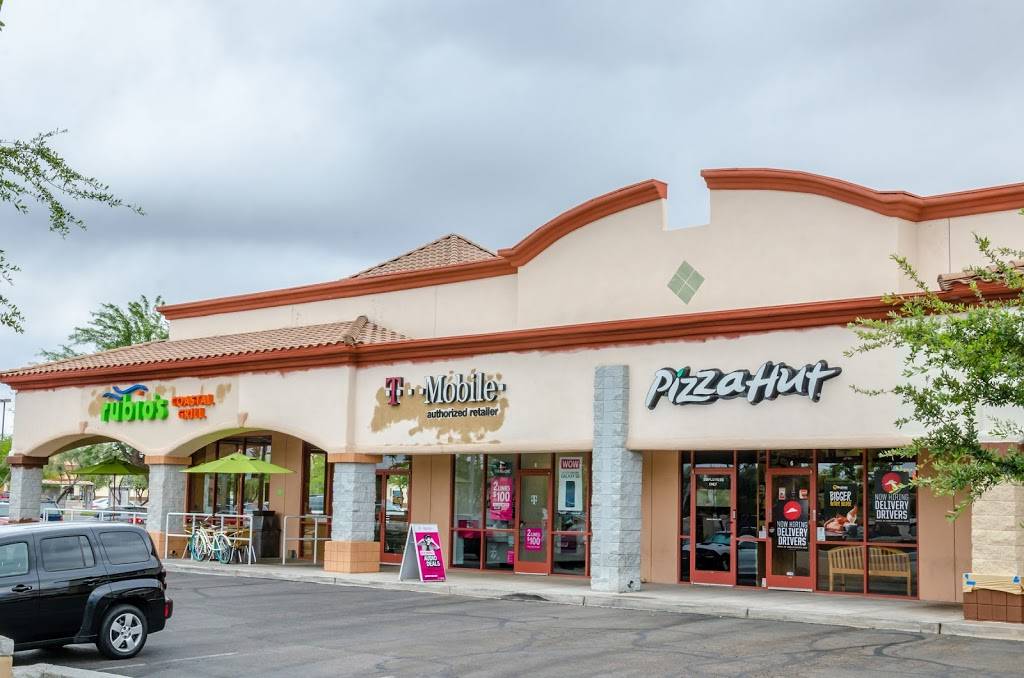 Pizza Hut | restaurant | 5055 W Ray Rd A-6, Chandler, AZ 85226, USA | 4807858345 OR +1 480-785-8345