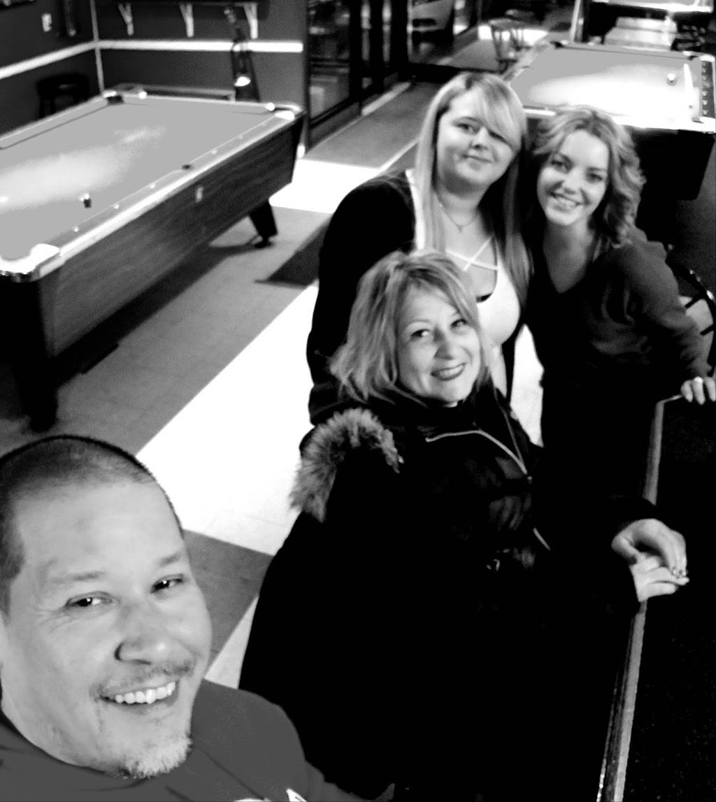 Coolers | restaurant | 558 Upper Gage Ave, Hamilton, ON L8V 4J6, Canada | 9055744664 OR +1 905-574-4664