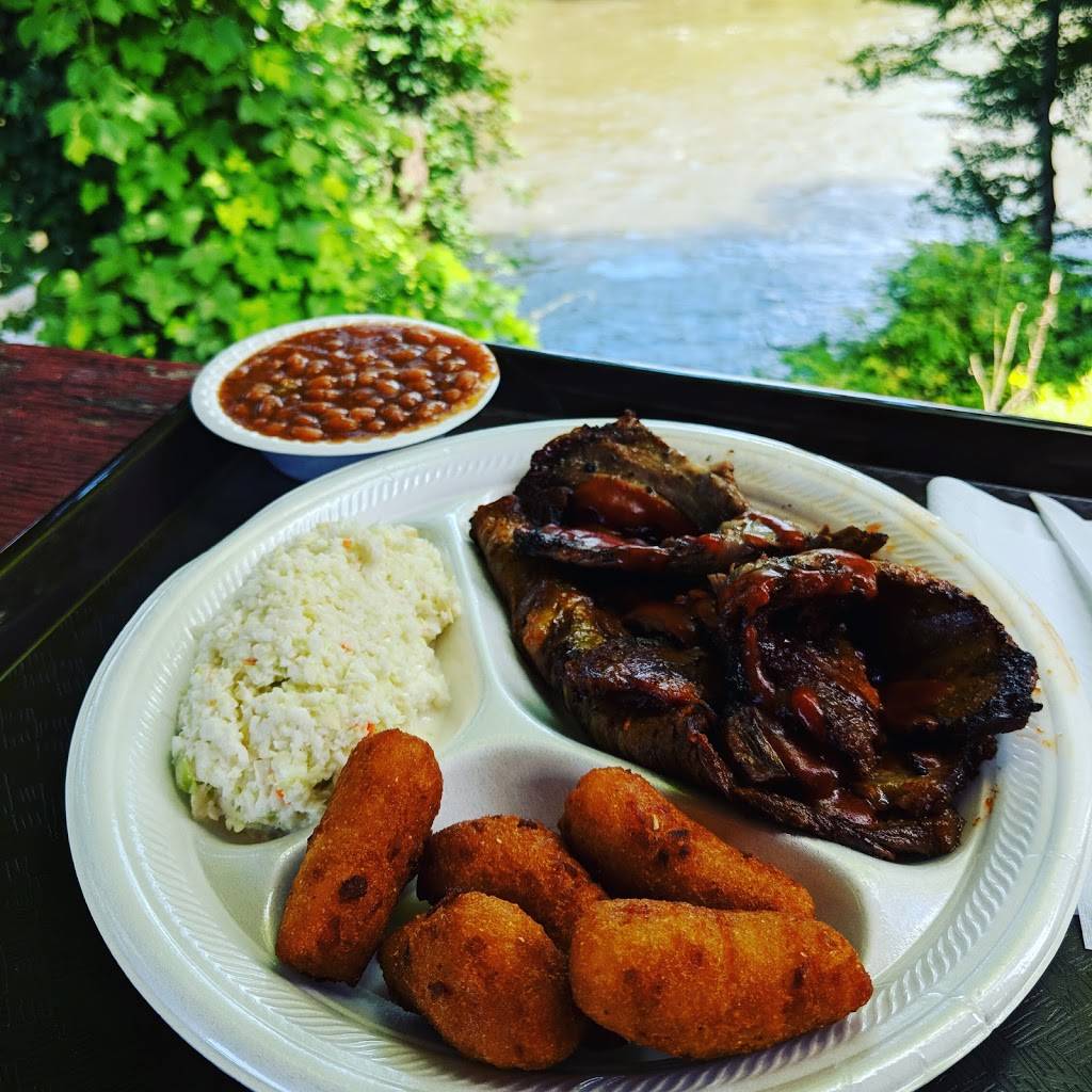 Bar-B-Que Wagon | restaurant | 610 Main St, Bryson City, NC 28713, USA | 8284889521 OR +1 828-488-9521
