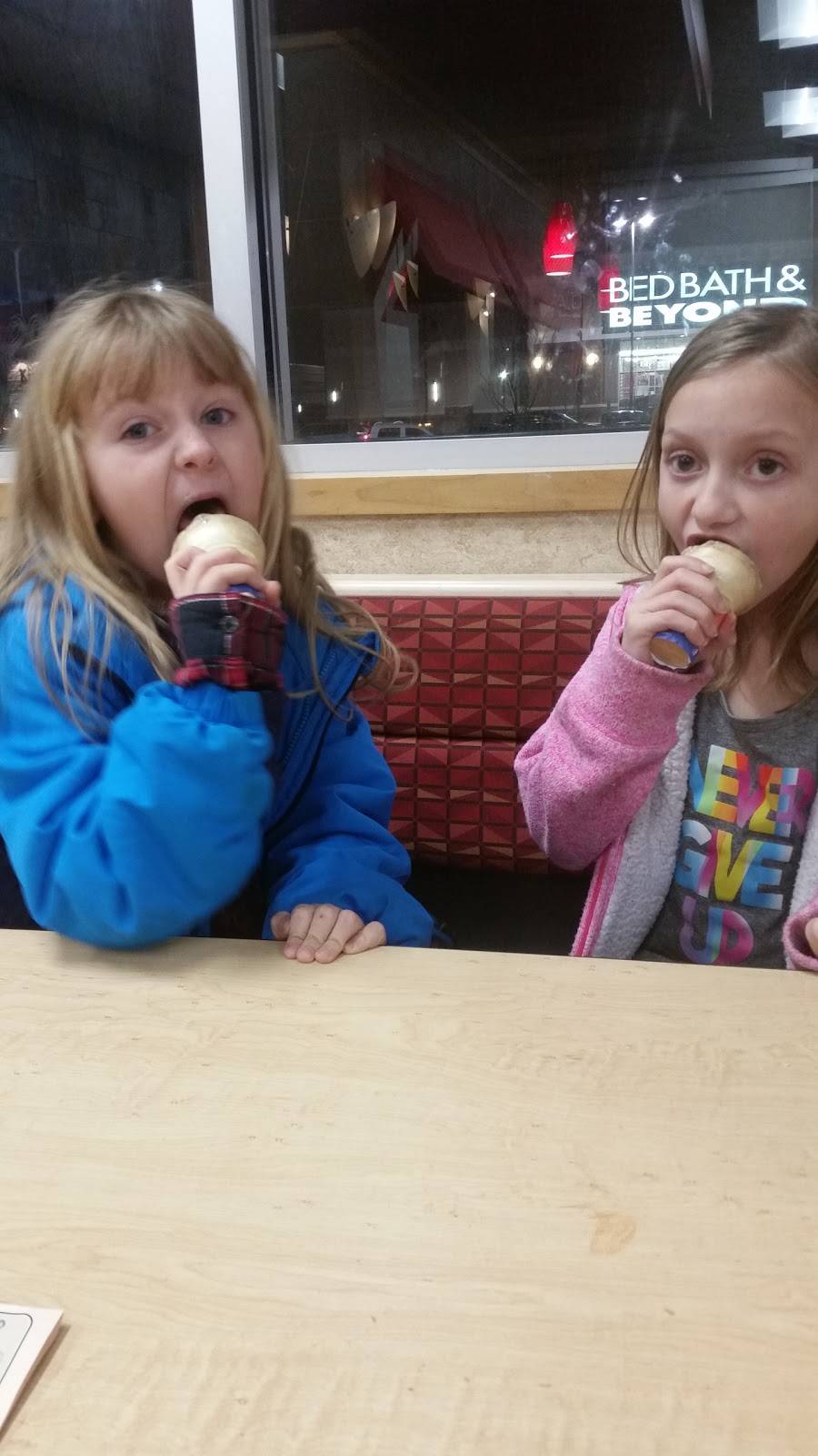 Dairy Queen Grill & Chill | restaurant | 1055 Veterans Pkwy, Clarksville, IN 47129, USA | 8122189127 OR +1 812-218-9127