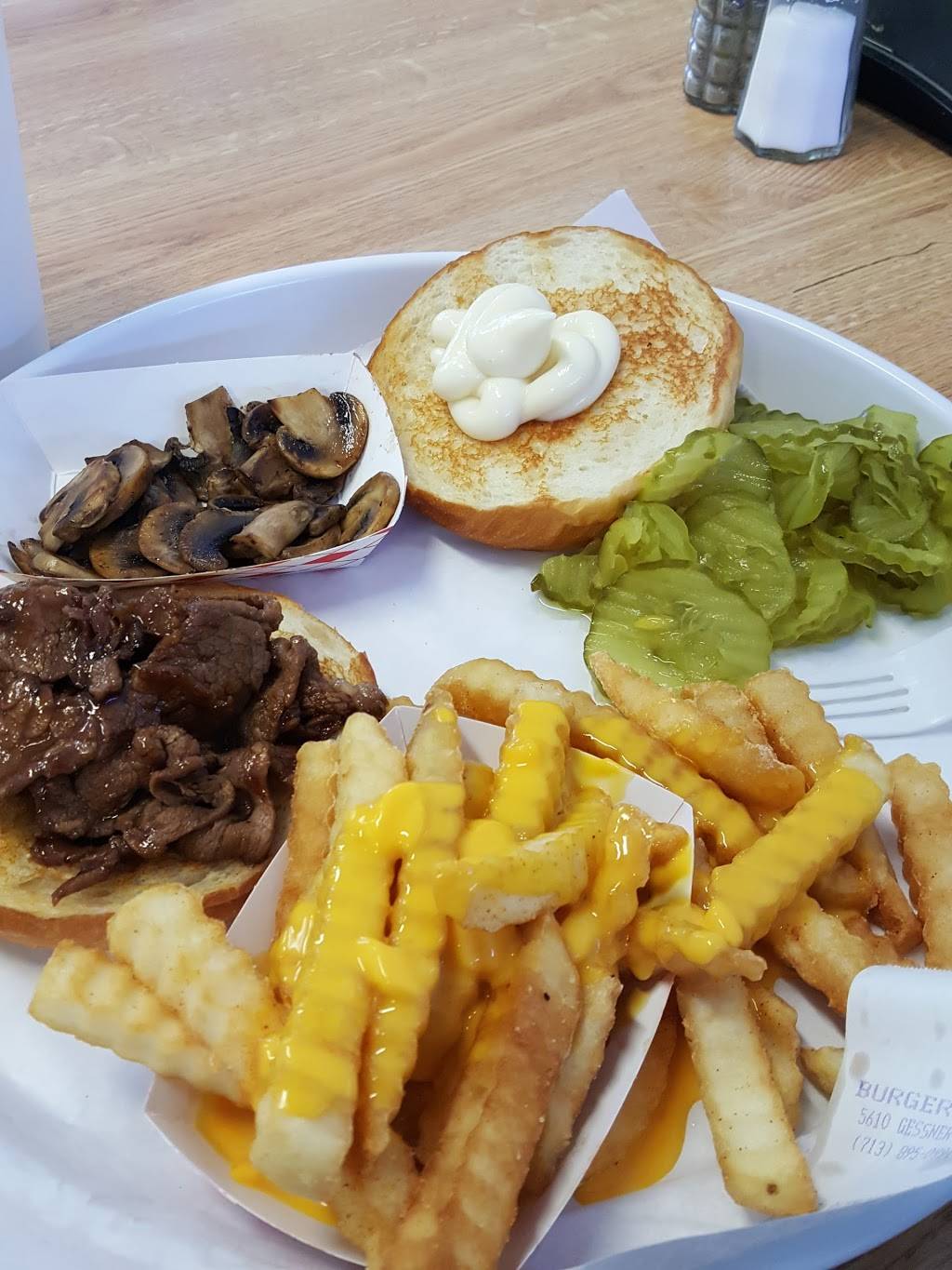 Burger Tex | restaurant | 5610 Gessner Rd, Houston, TX 77041, USA | 7138950991 OR +1 713-895-0991