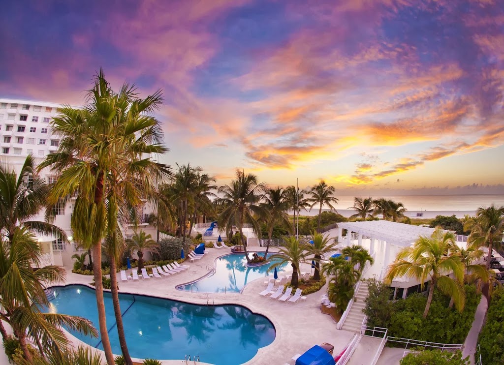 The Savoy Hotel & Beach Club ~ Miami Beach | restaurant | 425 Ocean Dr, Miami Beach, FL 33139, USA | 3055320200 OR +1 305-532-0200