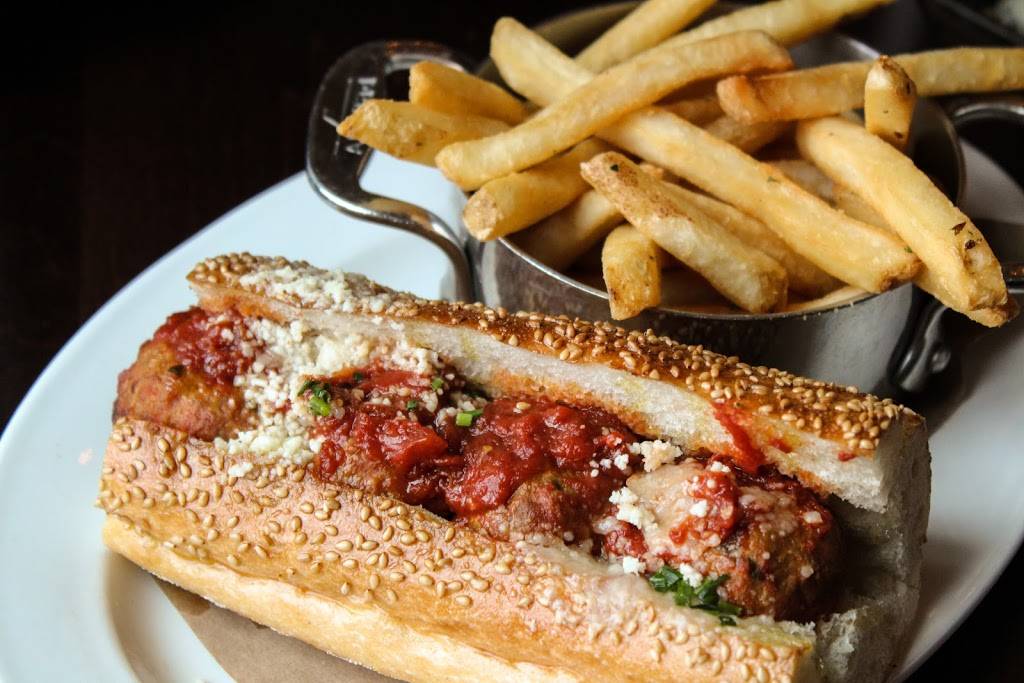 Bar Amis | restaurant | 4503 S Broad St, Philadelphia, PA 19112, USA | 2152823184 OR +1 215-282-3184