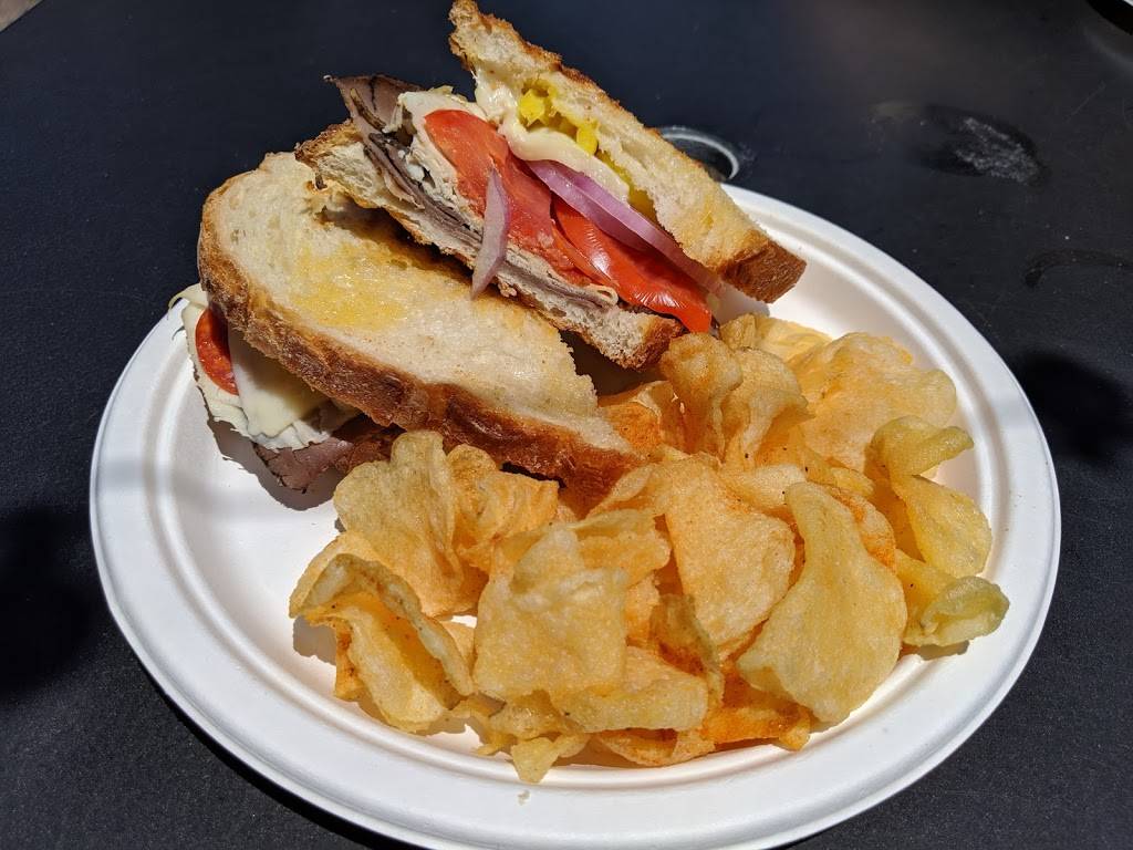 The Back Deck | cafe | 3323 Shore Dr, Virginia Beach, VA 23451, USA | 7574817512 OR +1 757-481-7512