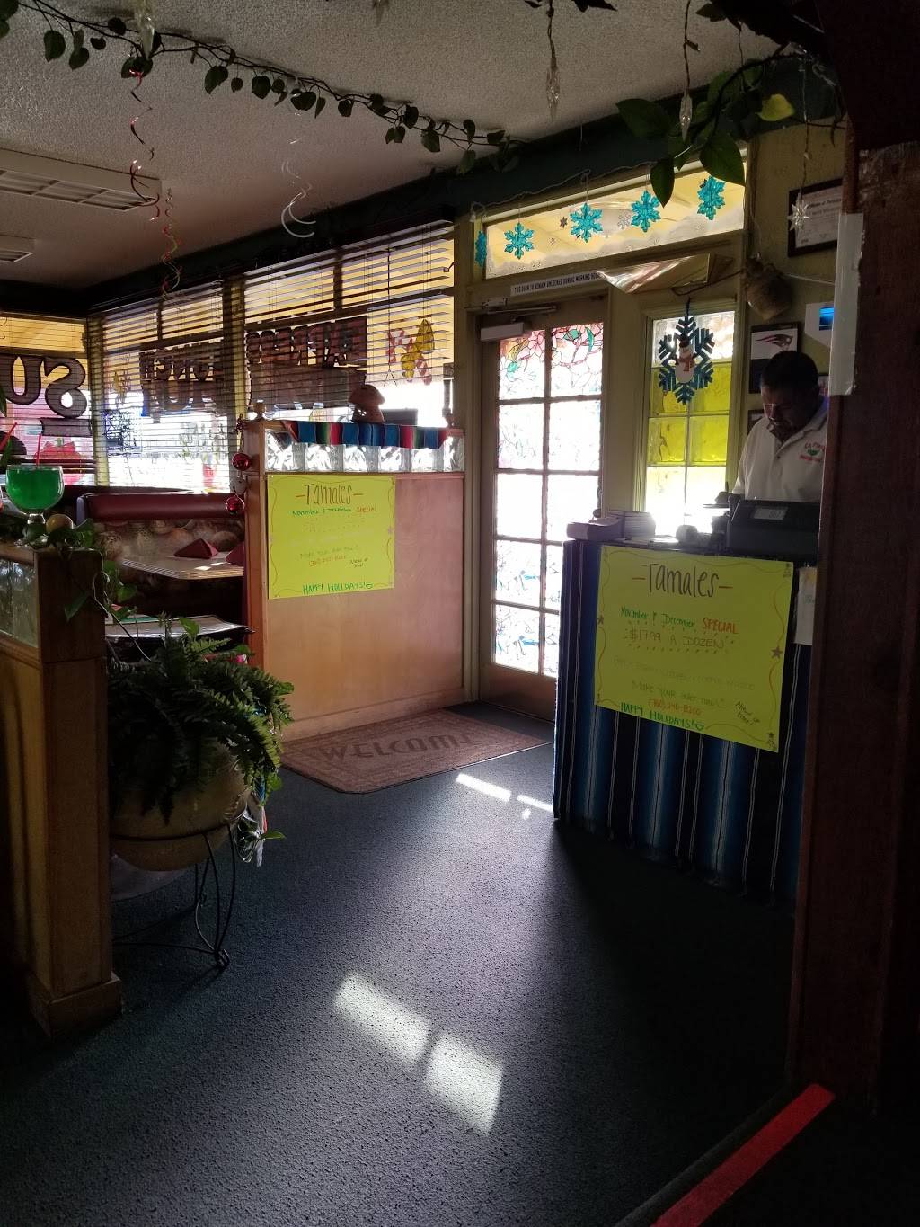 La Fiesta Mexican Food | restaurant | 22144 CA-18 #2, Apple Valley, CA 92307, USA | 7602408200 OR +1 760-240-8200