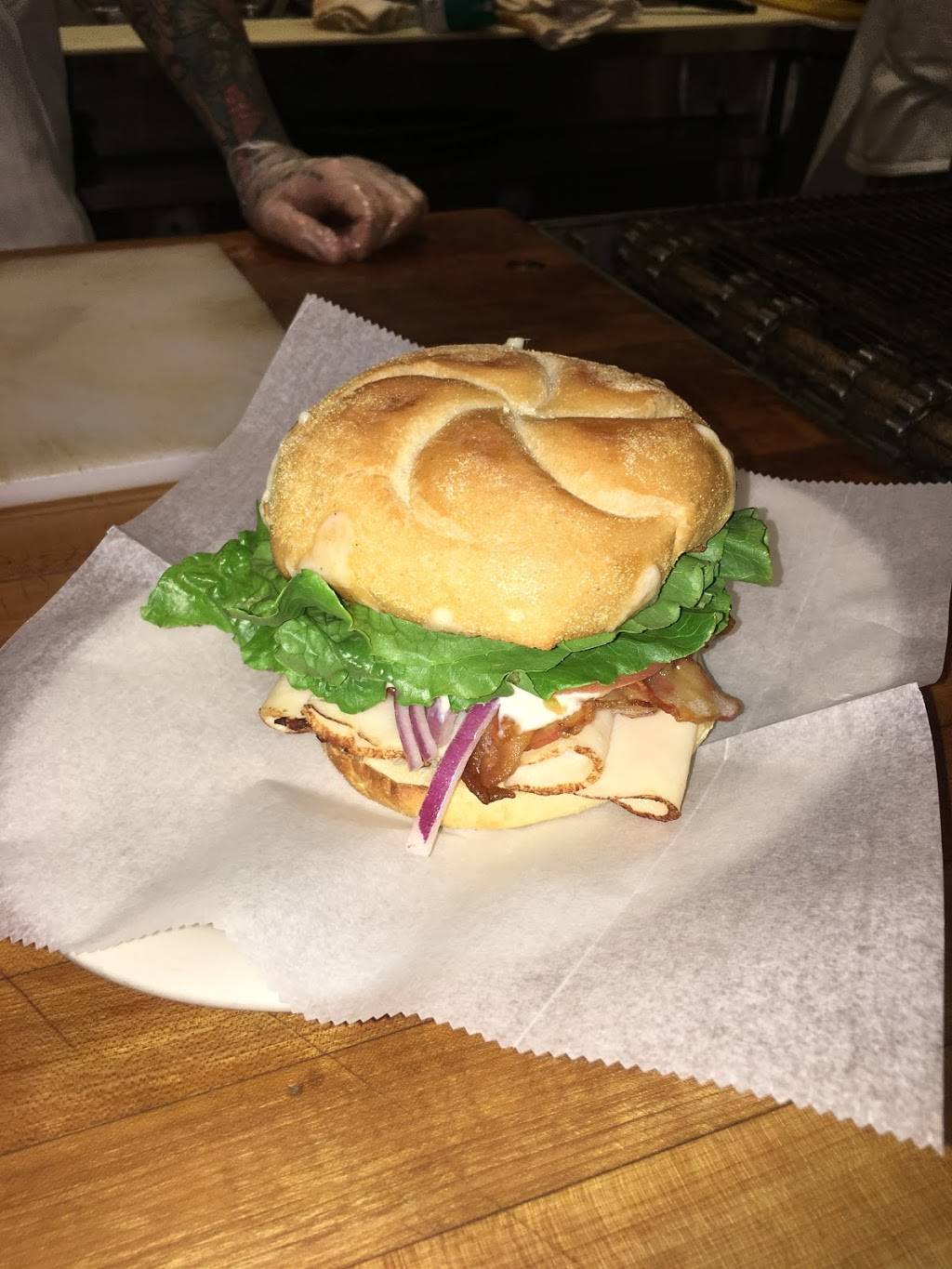 Arthurs Famous Pizza | restaurant | 430 Park Ave, Bridgeport, CT 06604, USA | 2033338173 OR +1 203-333-8173