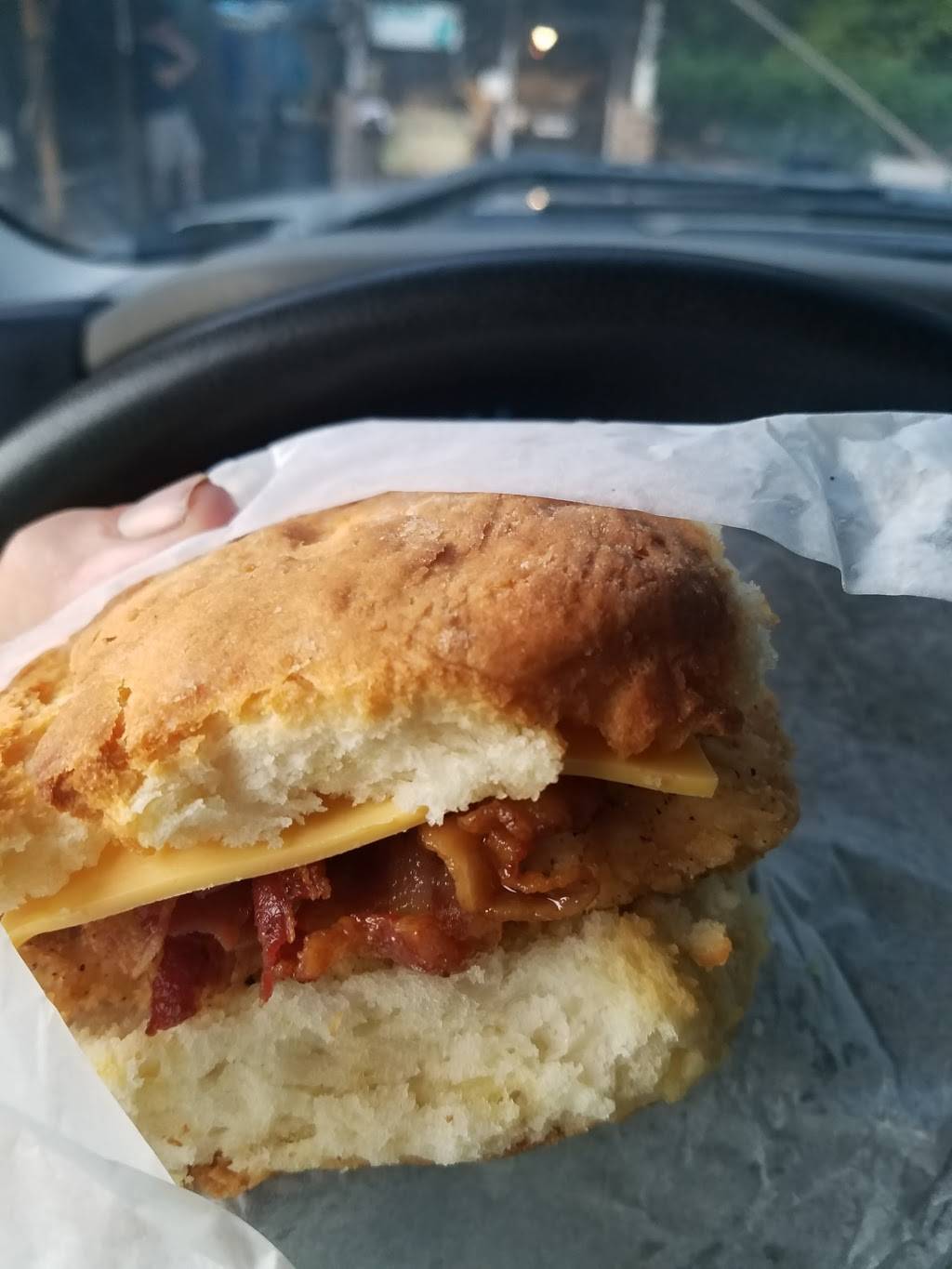 Amos BBQ & Biscuits | restaurant | 697 Hightower Rd, Ball Ground, GA 30107, USA | 7708893866 OR +1 770-889-3866