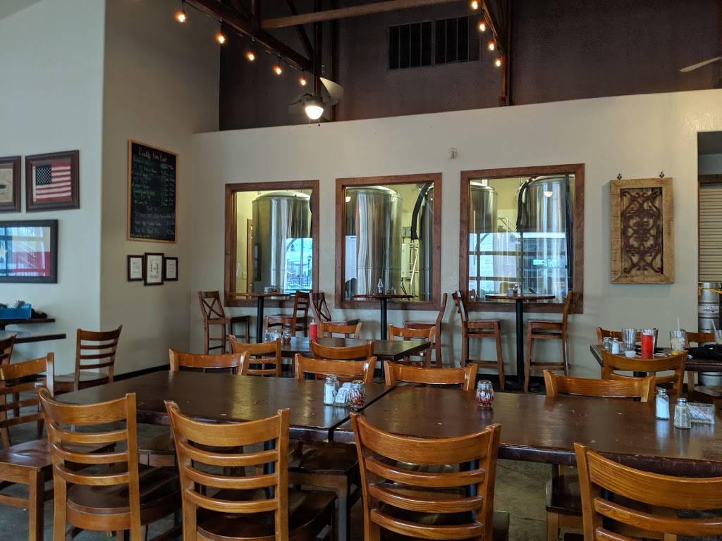 Double Horn Brewing Company | restaurant | 208 Ave H, Marble Falls, TX 78654, USA | 8306935165 OR +1 830-693-5165