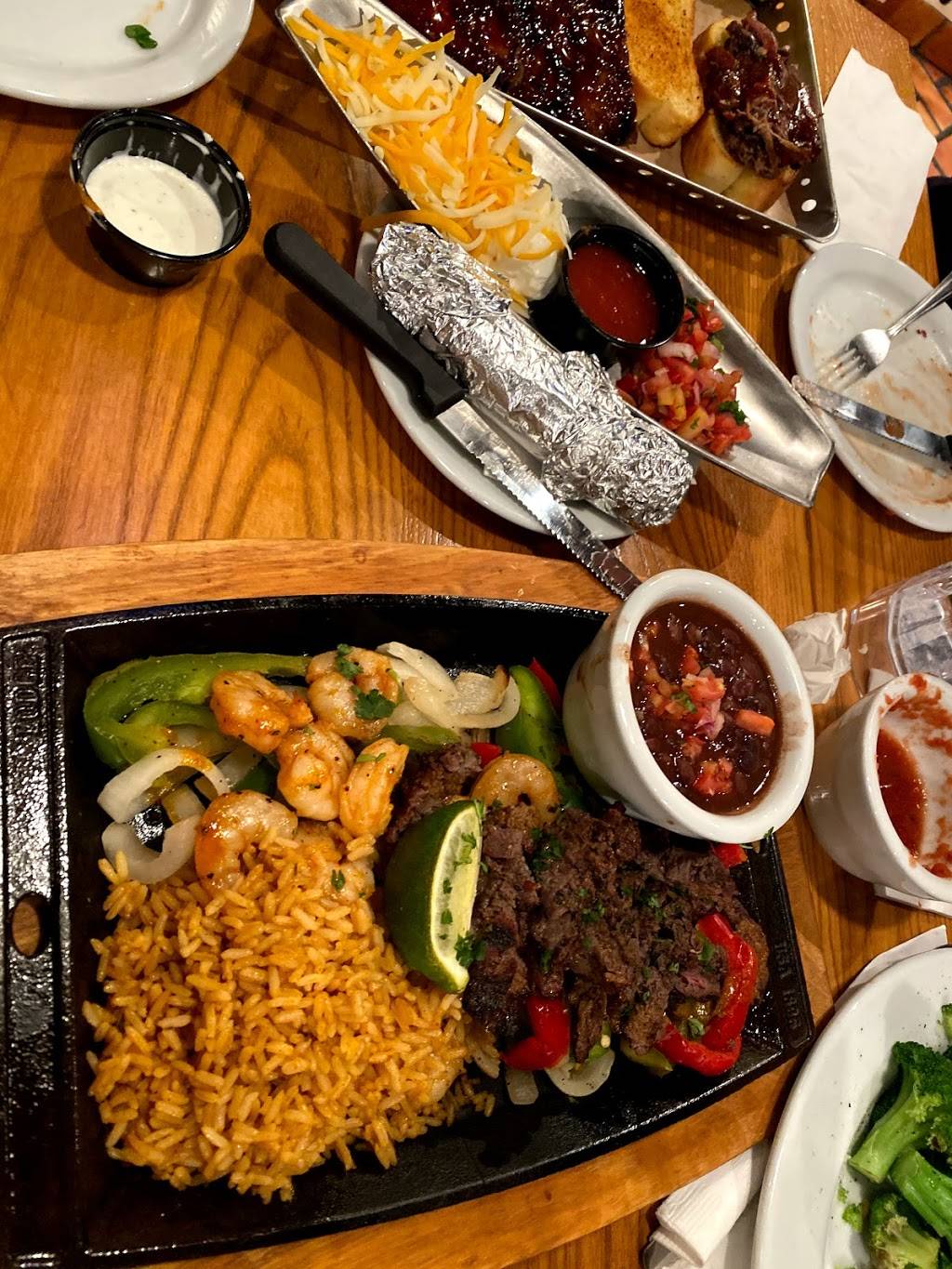 Chilis Grill & Bar | restaurant | 6730 S 27th St, Lincoln, NE 68512, USA | 4024202800 OR +1 402-420-2800