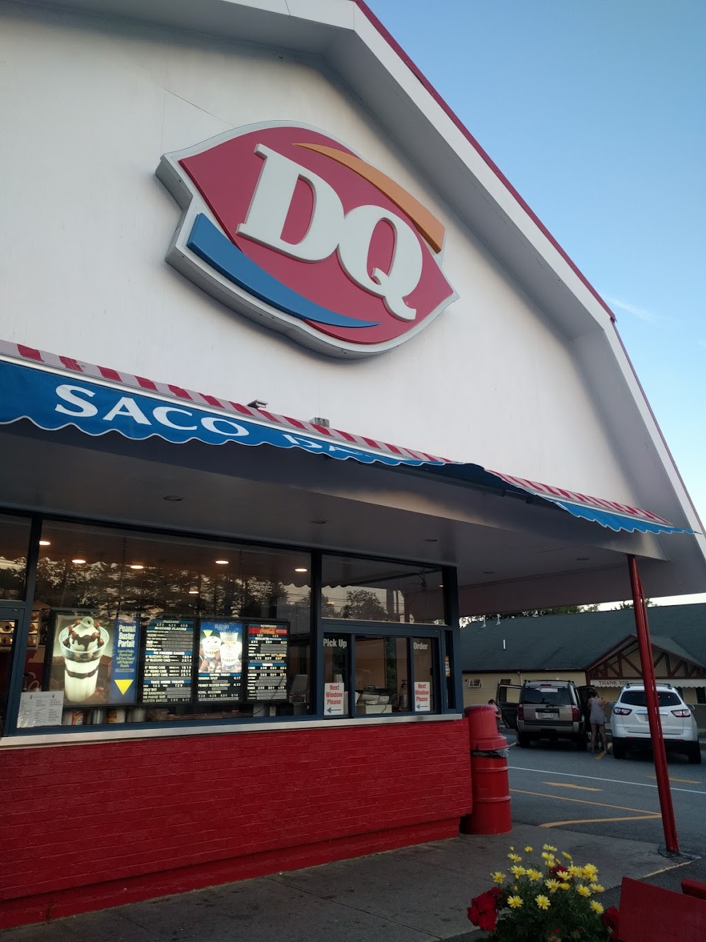 Dairy Queen Store | restaurant | 517 Main St, Saco, ME 04072, USA | 2072821963 OR +1 207-282-1963