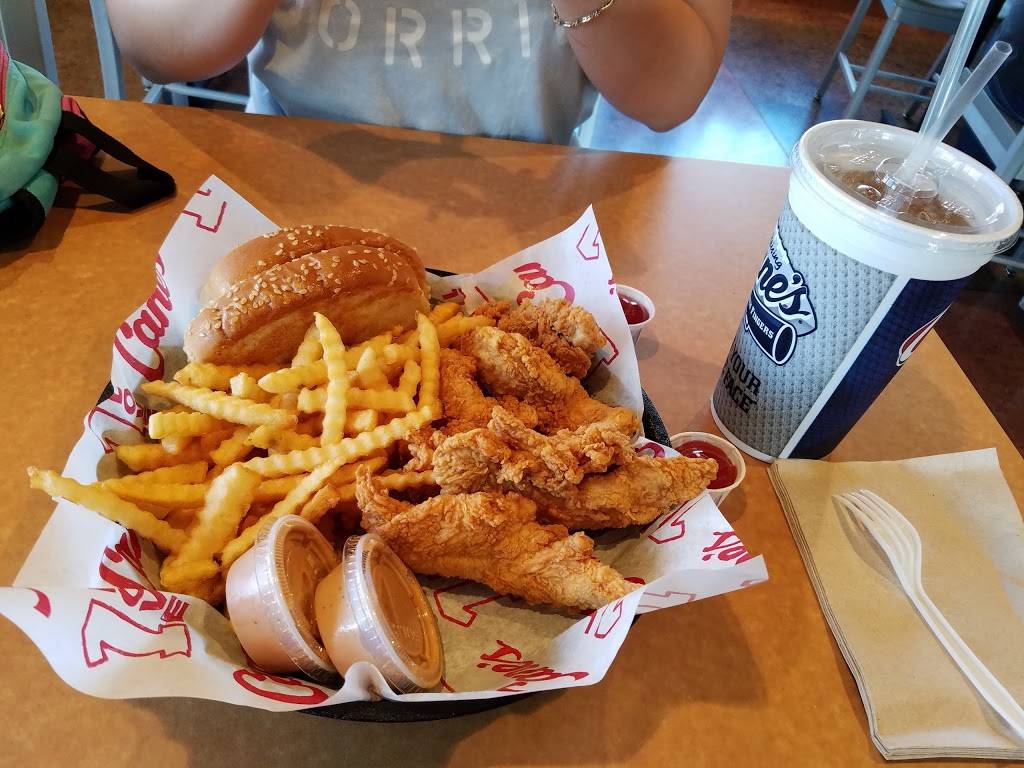 Raising Canes Chicken Fingers | meal takeaway | 2031 N Mesa St, El Paso, TX 79902, USA | 9153514303 OR +1 915-351-4303