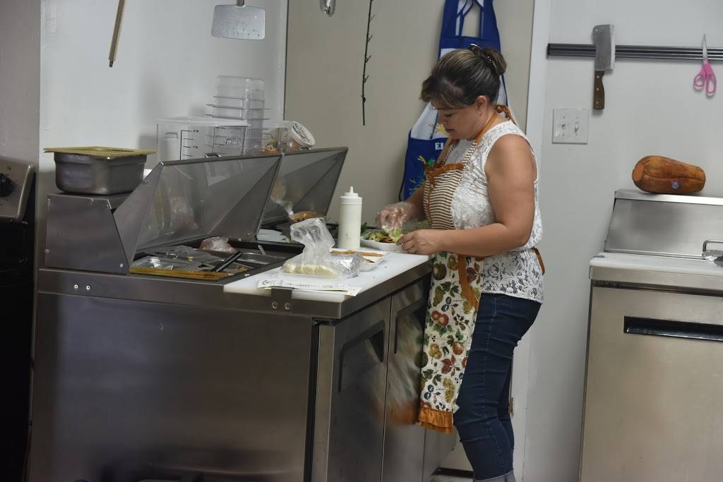 La Pupusa Queen & Tex mex Grill - pupusas - munchies - elotes | meal delivery | 9574 Dyer St C, El Paso, TX 79924, USA | 9158814442 OR +1 915-881-4442