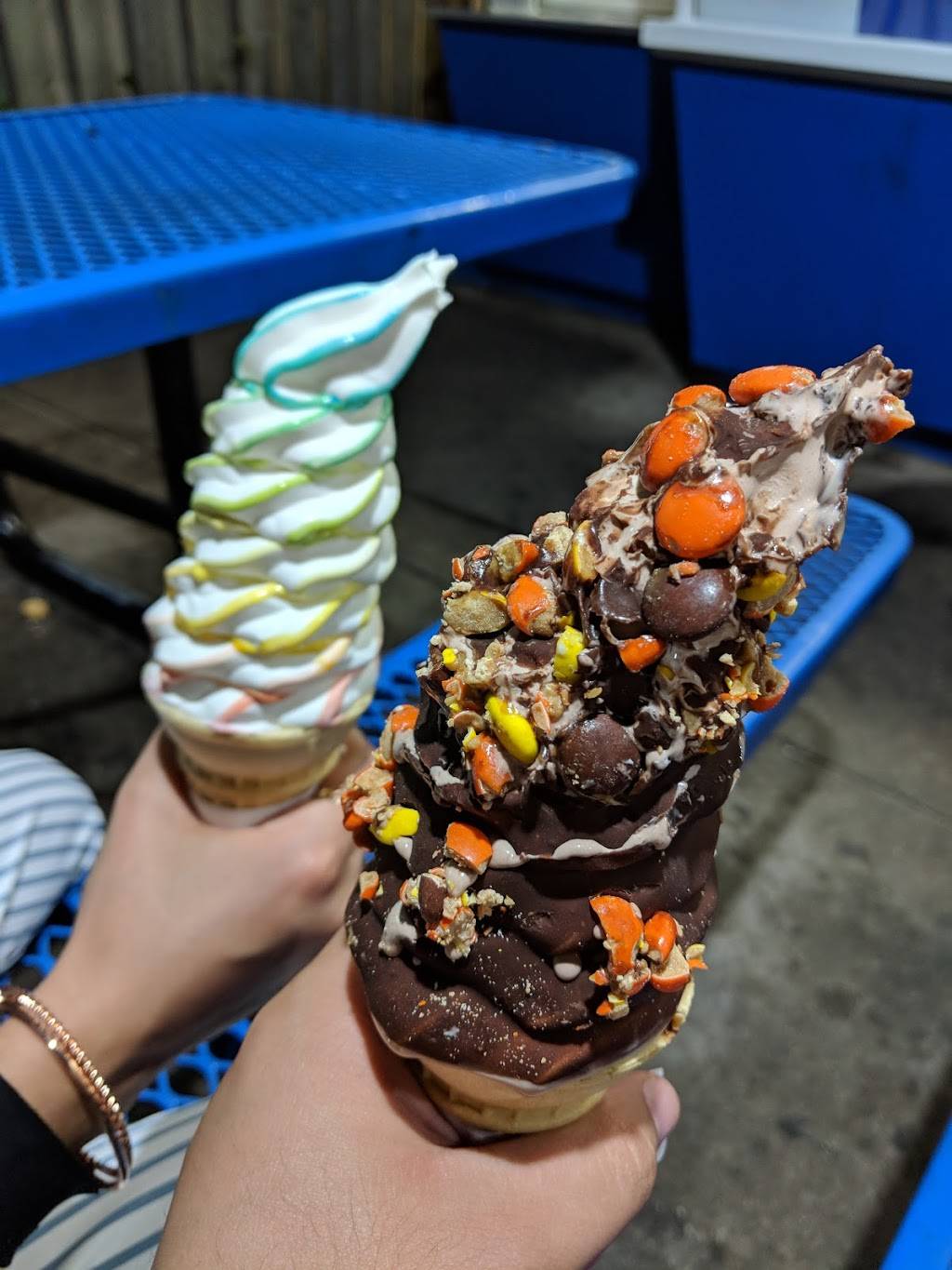 Toms Dairy Freeze | restaurant | 630 The Queensway, Etobicoke, ON M8Y 1K5, Canada | 4162591846 OR +1 416-259-1846