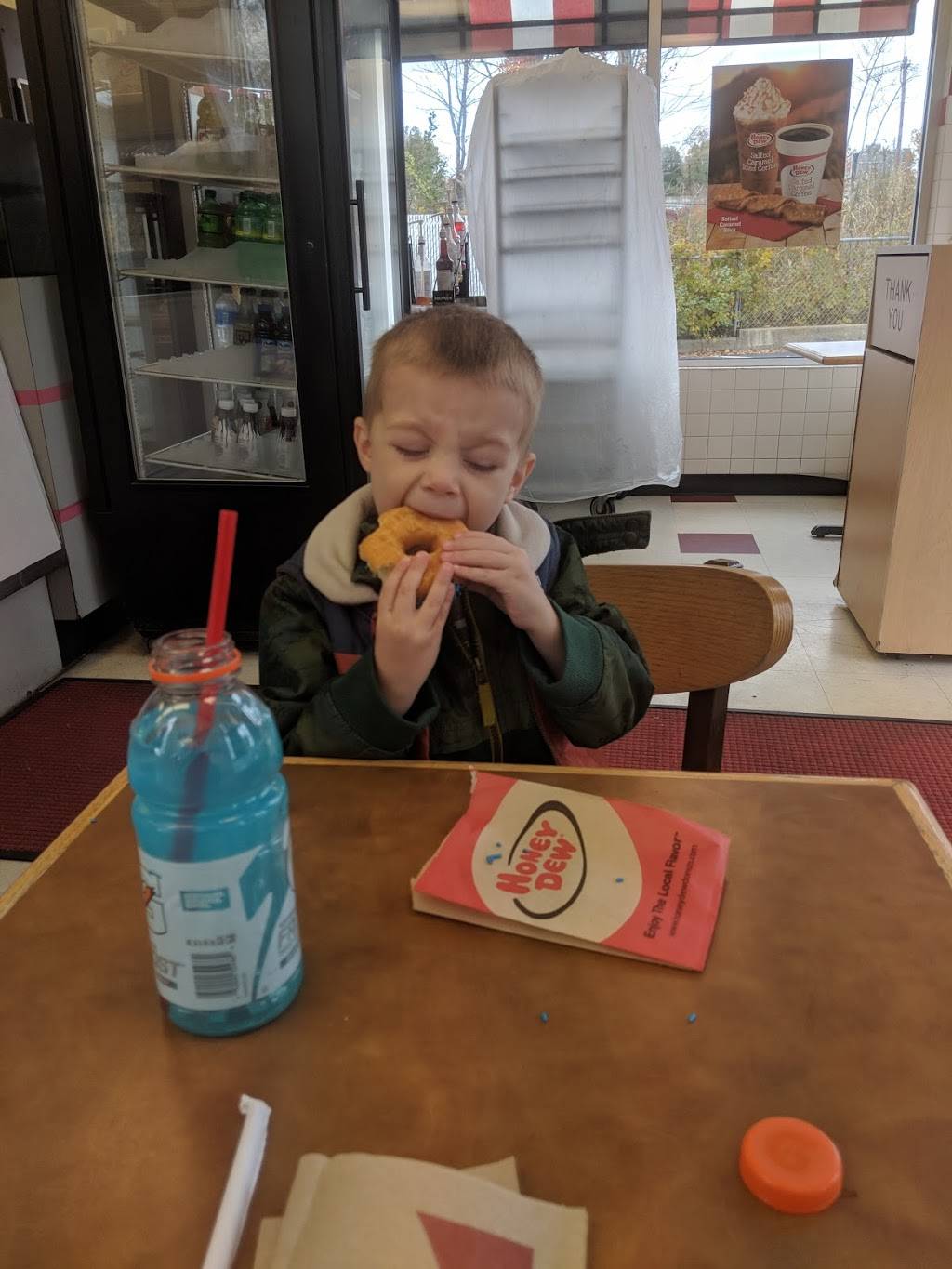 Honey Dew Donuts | bakery | 285 Morse St, Norwood, MA 02062, USA | 7815519919 OR +1 781-551-9919