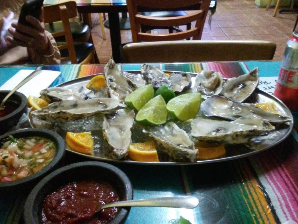 Antojitos Tierra Caliente | restaurant | 10959 58th St, Mira Loma, CA 91752, USA | 9516810856 OR +1 951-681-0856