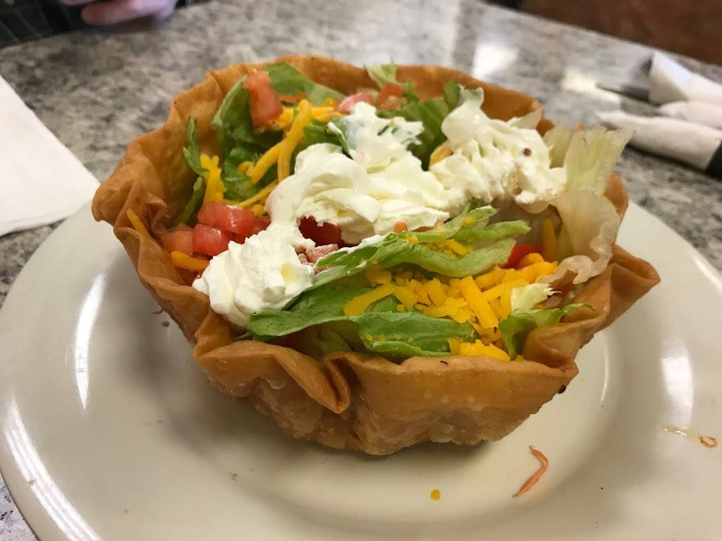 Livingstons | restaurant | 9747 E 21st St N, Wichita, KS 67206, USA | 3166860488 OR +1 316-686-0488