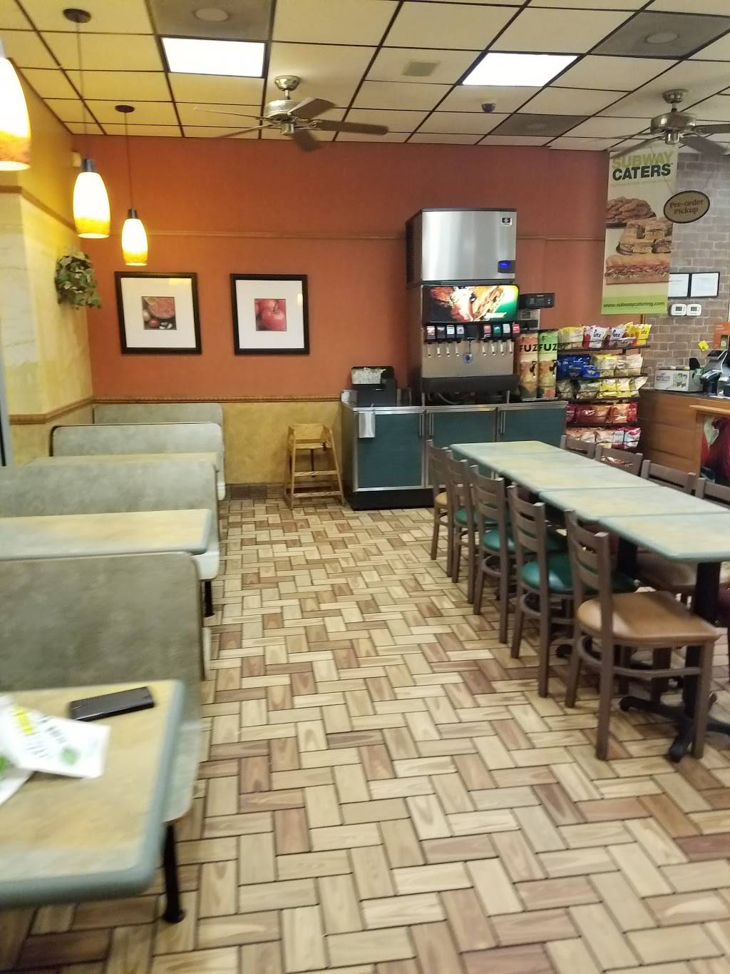 Subway | restaurant | 410 W King St, Littlestown, PA 17340, USA | 7173594411 OR +1 717-359-4411