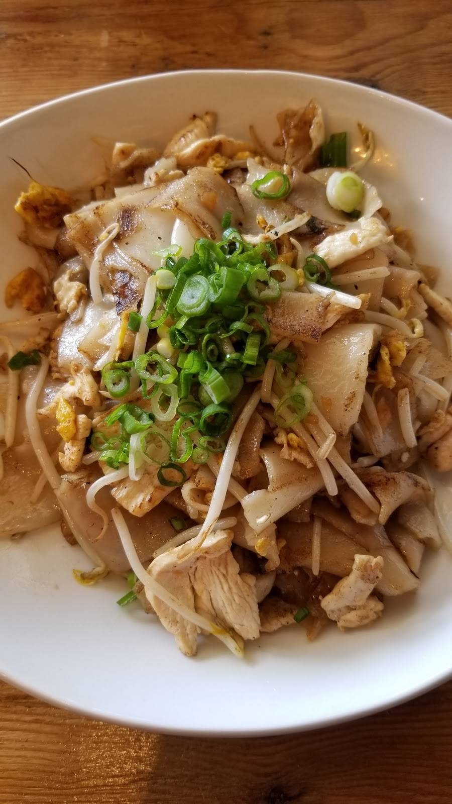 The Thai Kitchen | restaurant | 7015 Wisconsin Ave, Chevy Chase, MD 20815, USA | 3019868424 OR +1 301-986-8424