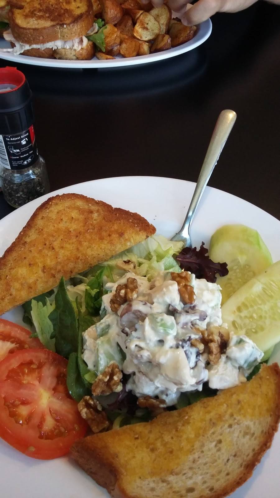 Red Onion Espressoria | meal takeaway | 1007 E 32nd St, Joplin, MO 64804, USA | 4177814999 OR +1 417-781-4999