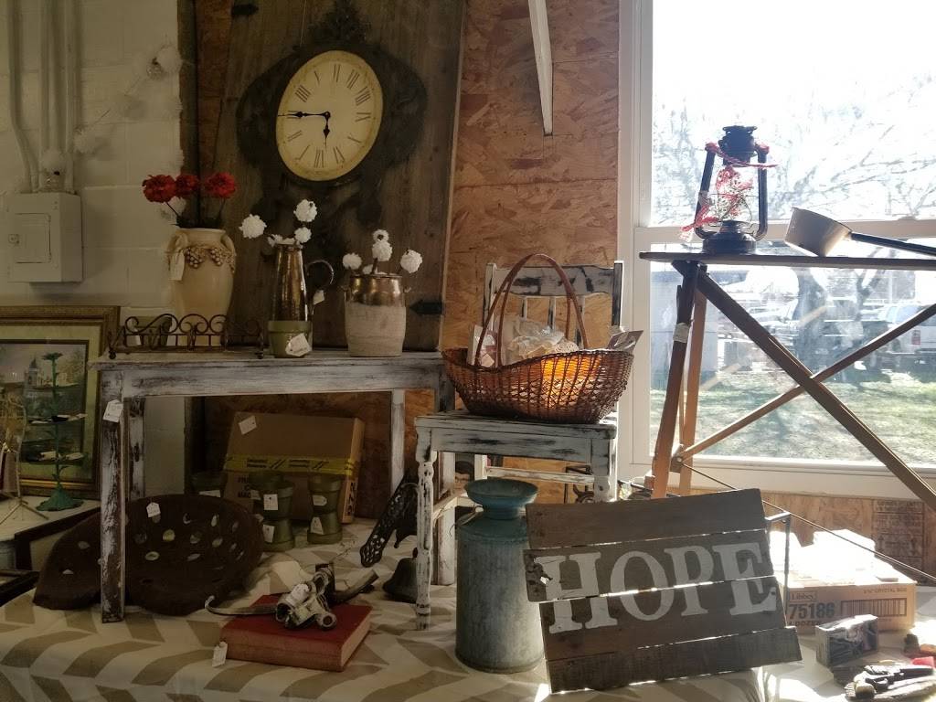 Shop Downtown Cleburne | shopping mall | 902 S Main St suite b, Cleburne, TX 76033, USA | 8172401945 OR +1 817-240-1945