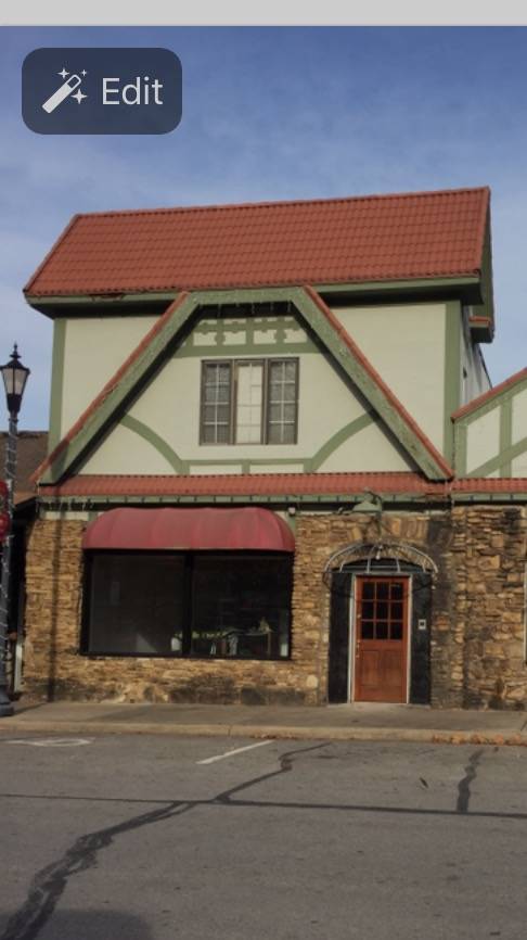 Grandmas Goodies & Gumbo | restaurant | 8B Downing St, Hollister, MO 65672, USA | 4173206175 OR +1 417-320-6175