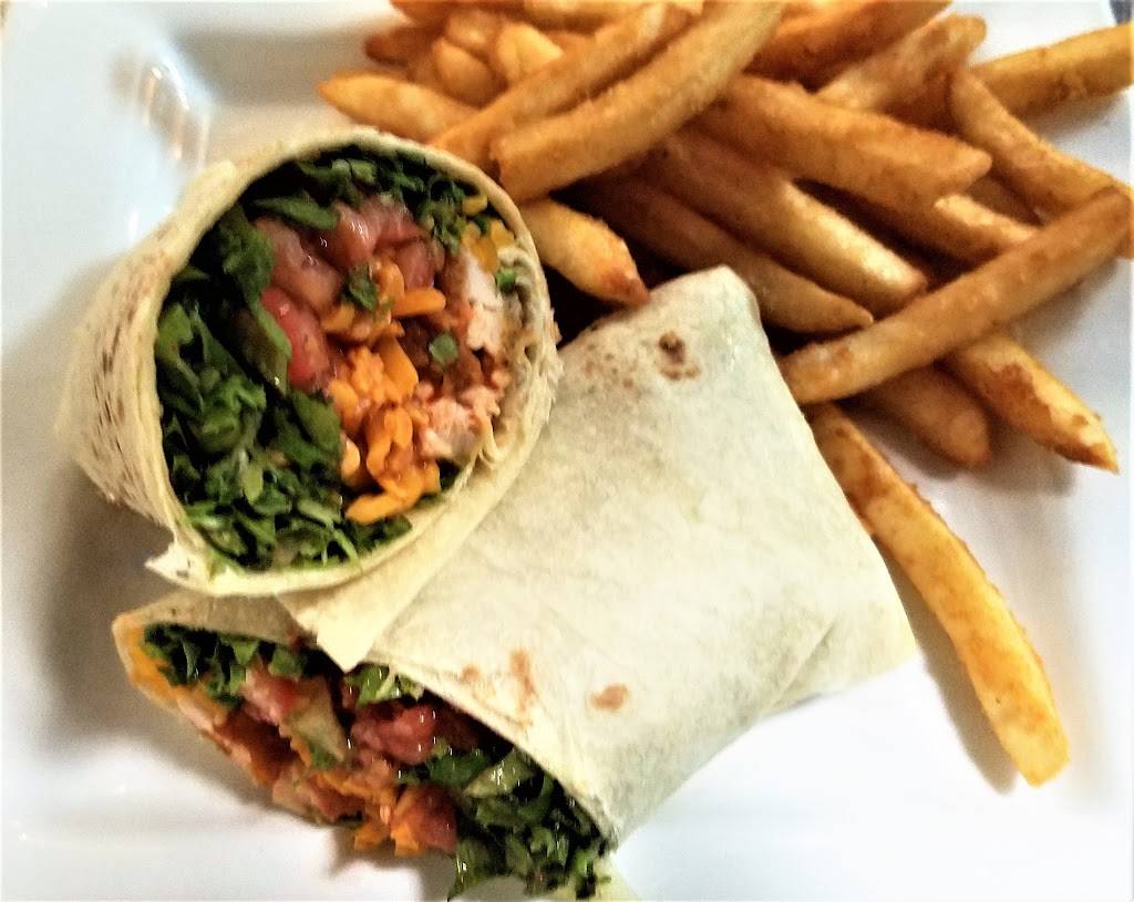 The Fieldhouse Bar & Grill | restaurant | 1200 W Main St #24, Peoria, IL 61606, USA | 3094949600 OR +1 309-494-9600