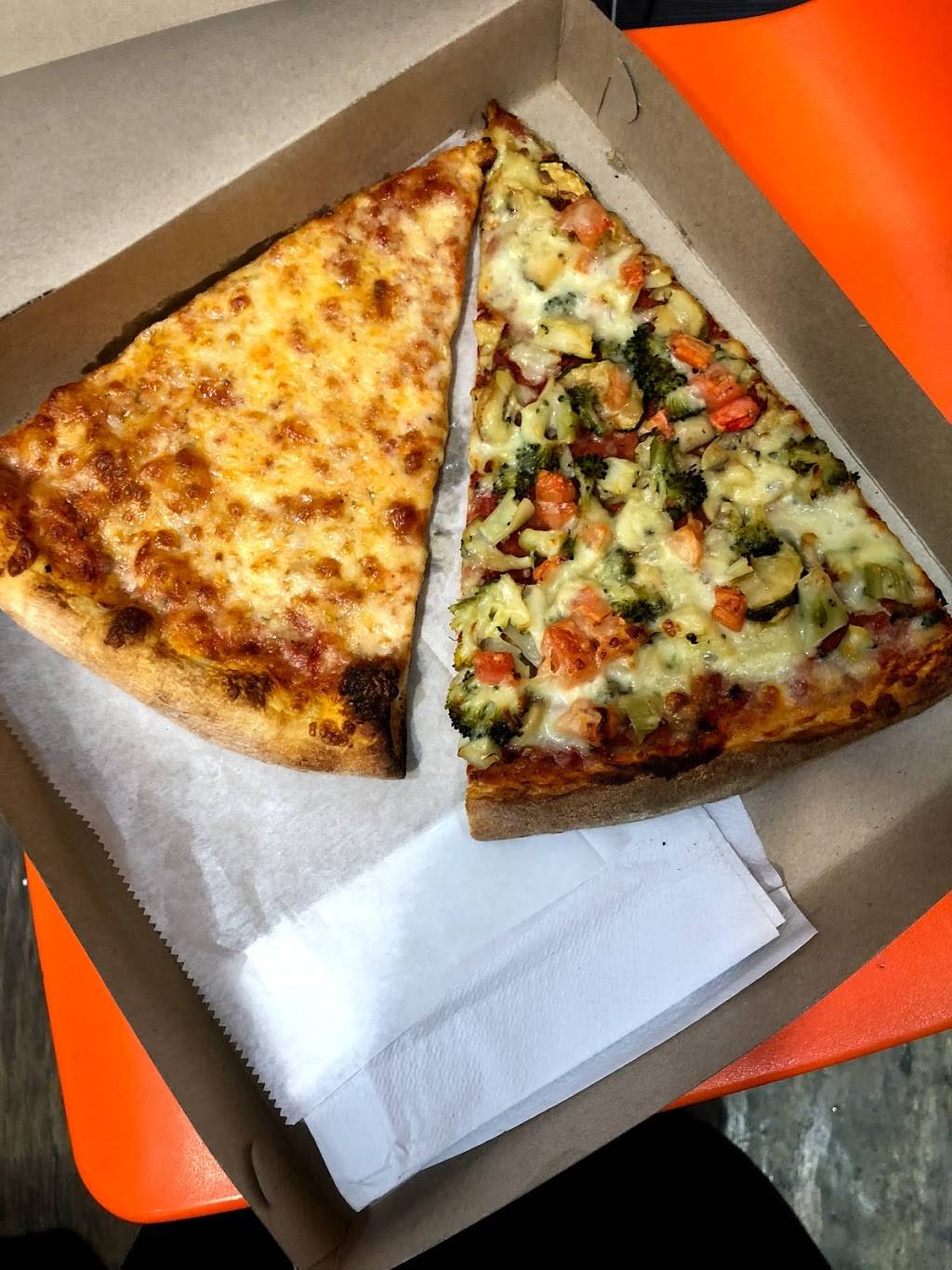 Marios Pizza | restaurant | 79 E Gun Hill Rd, Bronx, NY 10467, USA | 7182313086 OR +1 718-231-3086