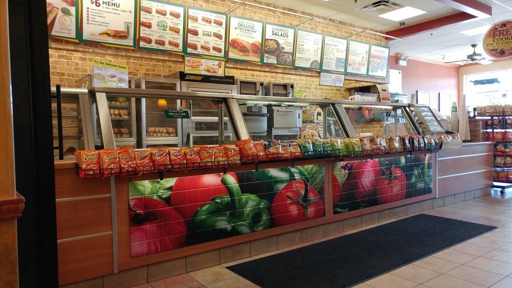 Subway Restaurants | restaurant | 7076 N Mannheim Road, Rosemont, IL 60018, USA | 8478243400 OR +1 847-824-3400