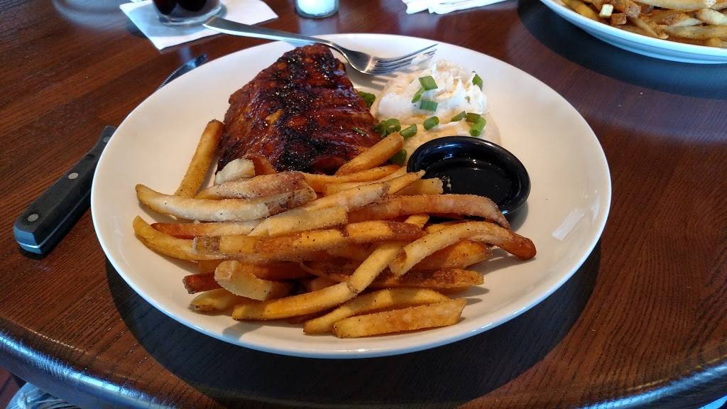 TGI Fridays | restaurant | 900 N Lexington-Springmill Rd, Ontario, OH 44906, USA | 4197476000 OR +1 419-747-6000