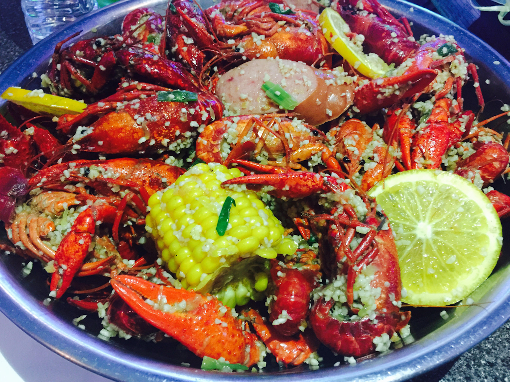 Four Seasons Lounge | night club | 12000 Bellaire Blvd #108, Houston, TX 77072, USA | 8322883660 OR +1 832-288-3660