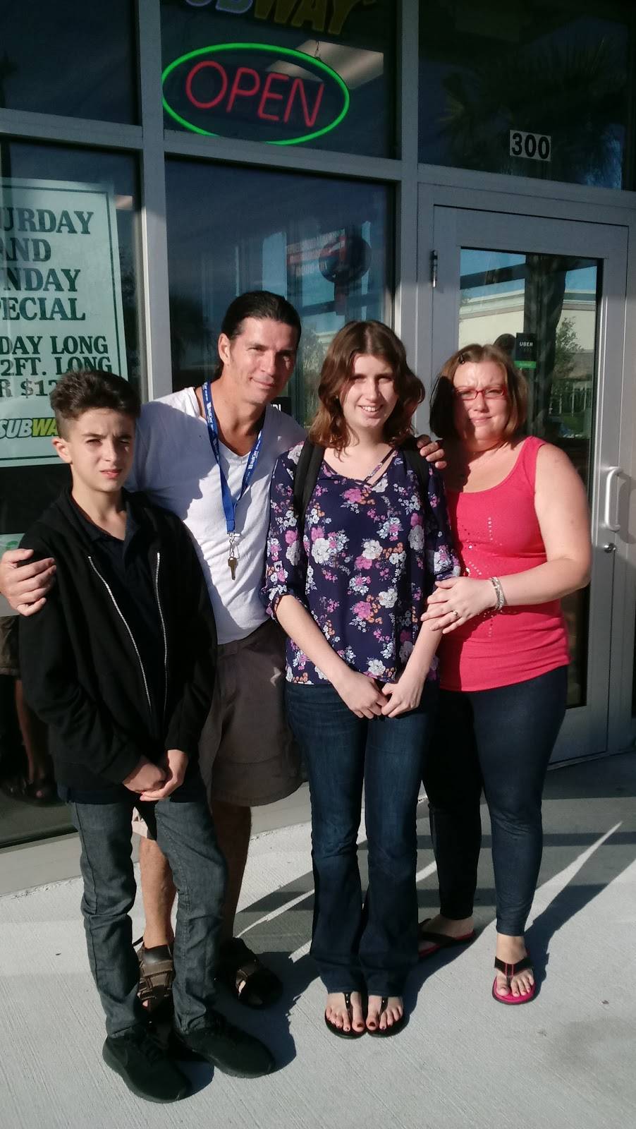 Subway Restaurants | restaurant | 5310 E Bay Dr #300, Clearwater, FL 33764, USA | 7275352974 OR +1 727-535-2974