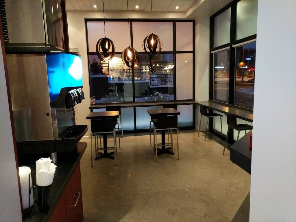 Chicking | restaurant | 1905 Rue King Ouest, Sherbrooke, QC J1J 2E5, Canada | 8198239333 OR +1 819-823-9333