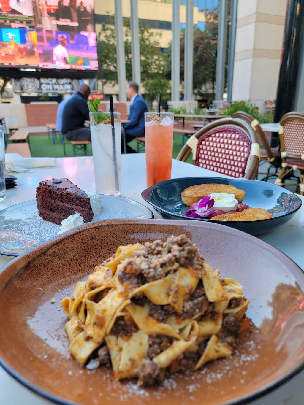 Market On Main | restaurant | 1320 Main St #150, Columbia, SC 29201, USA | 8037224222 OR +1 803-722-4222