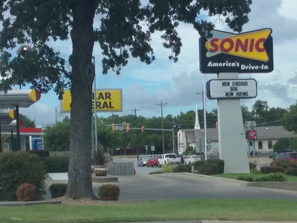 Sonic Drive-In | restaurant | 1201 N Main St, Weatherford, TX 76086, USA | 8175990670 OR +1 817-599-0670