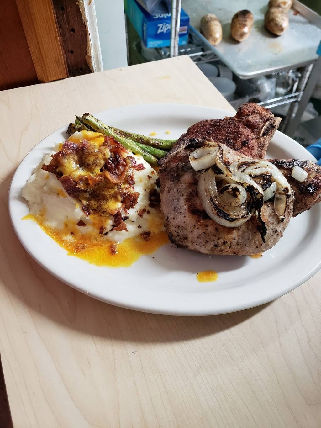 Fusion Flare Kitchen & Cocktails | restaurant | 16801 Plymouth Rd, Detroit, MI 48227, USA | 3136533700 OR +1 313-653-3700